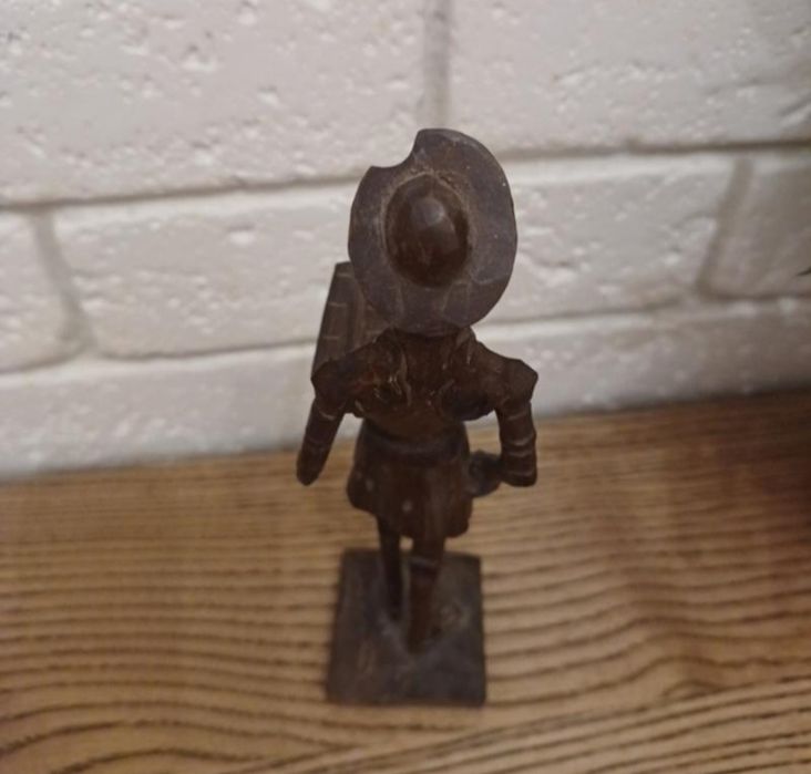 Антикварная деревянная фигурка Дон Кихота.