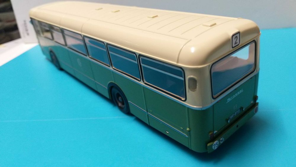 Brossel Leyland 55 Bus Valenciennes-France: Hachette/IXO escala 1/43