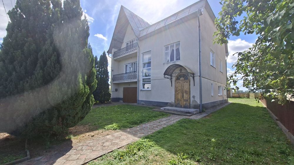 Продаж житлового будинку . Площа  220м².Земельна ділянка 11 сот.Програми. Є-відновлення.  Комунікації.Меблі .Техніка .