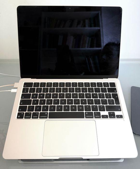 MacBook Air 13″ super moc 2TB SSD /24 GB RAM !!!
