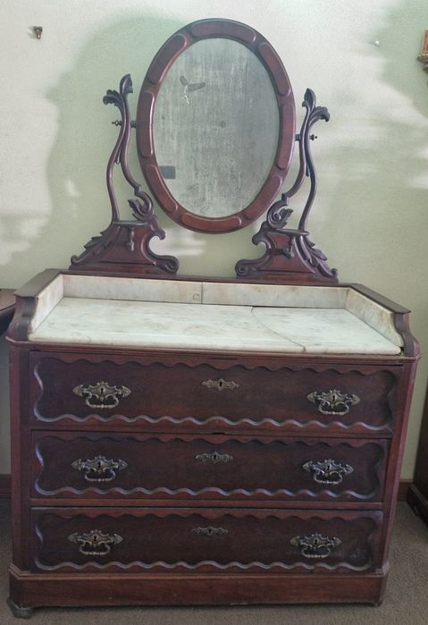 Cómoda de estilo D. Maria