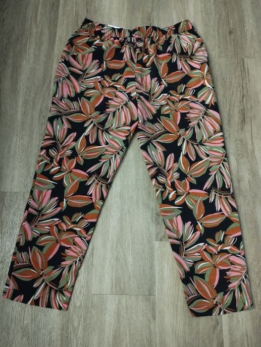 Nowe spodnie papaya 42