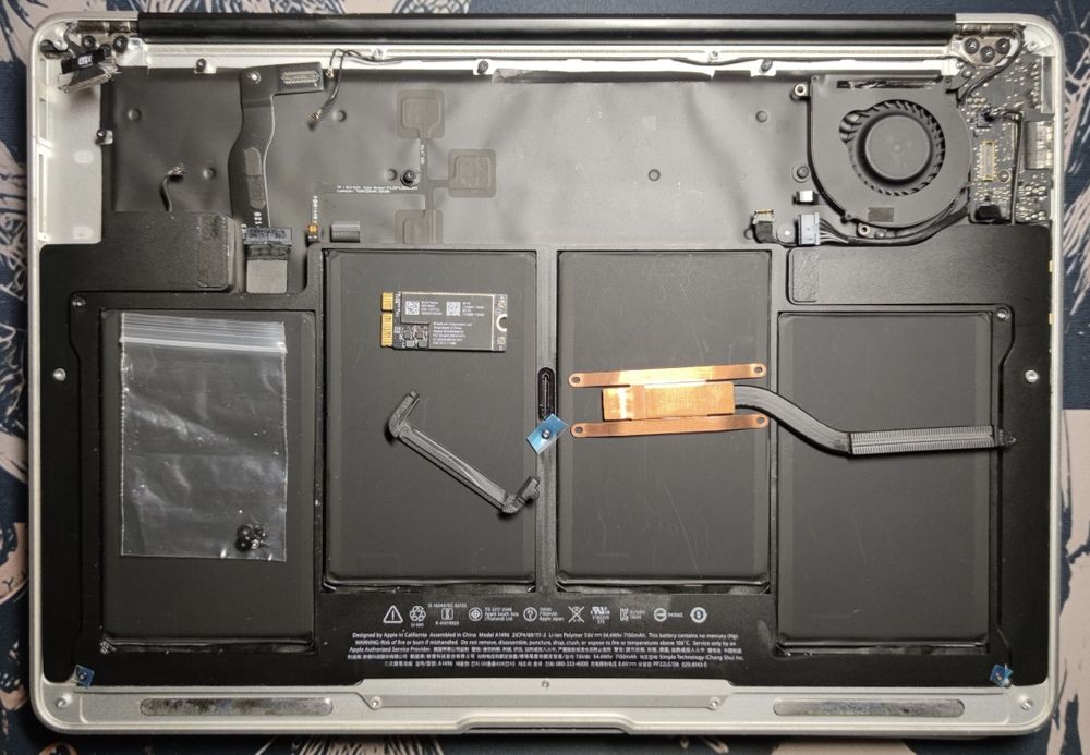 Экран, топкейс, батарея Macbook air 13  2017
