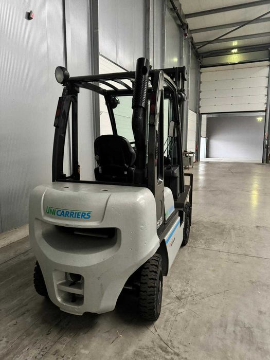 Empilhador Nissan 2.5 duplo mastil