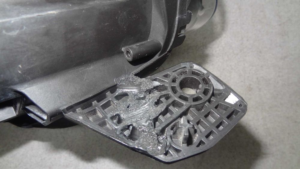 Toyota proace 16- lampa xenon led przód prawa europa