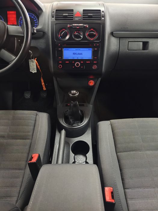 Volkswagen Touran 1.6МРі 8V 5МКПП 2006 р.в. (102 к.с.)