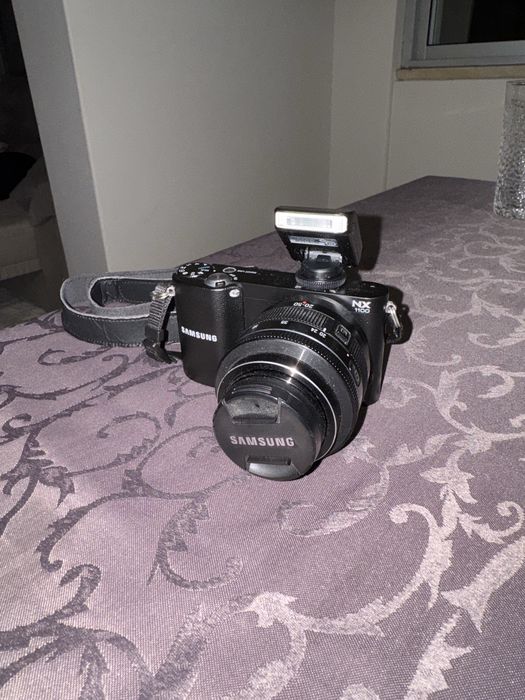 Maquina fotografica Samsung NX1100