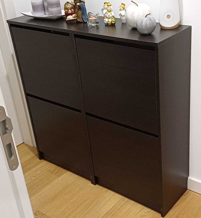 Sapateiras de cor preta (conjunto de três sapateiras)