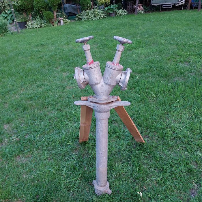 Stojak hydrauliczny