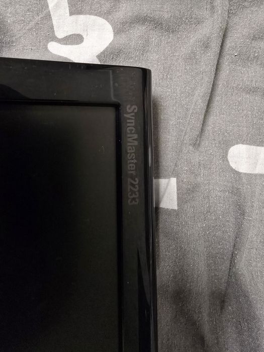 Монитор Samsung SyncMaster 2233