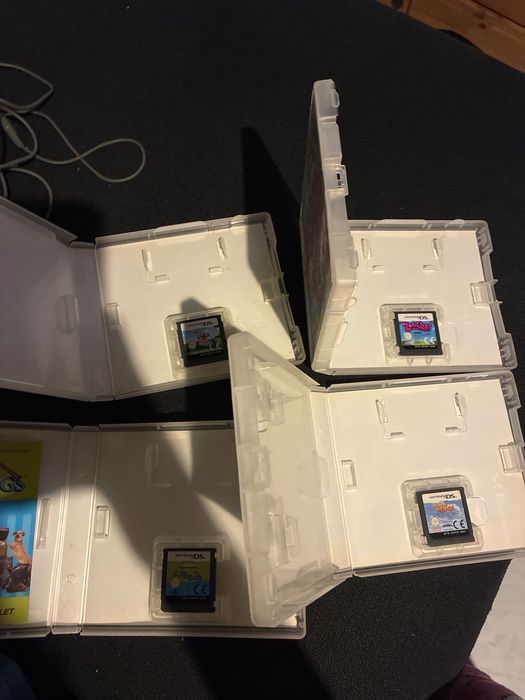 Nintendo DS lite rosa com 4 jogos em perfeito estado