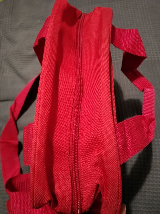 Czerwona torba/kosmetyczka