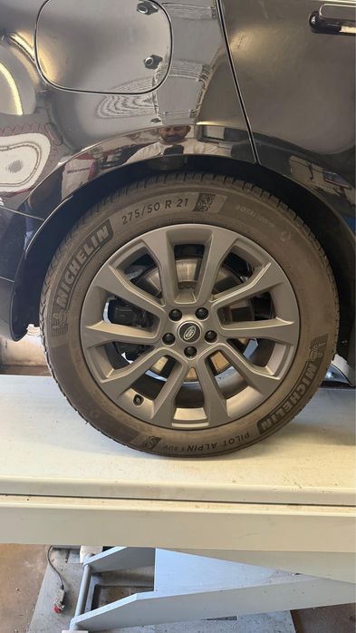 Vendo 2 conjuntos de jantes RANGE Rover originais