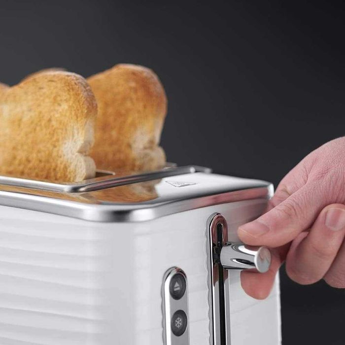 Nowoczesny Toster Russel Hobbs 1050 W