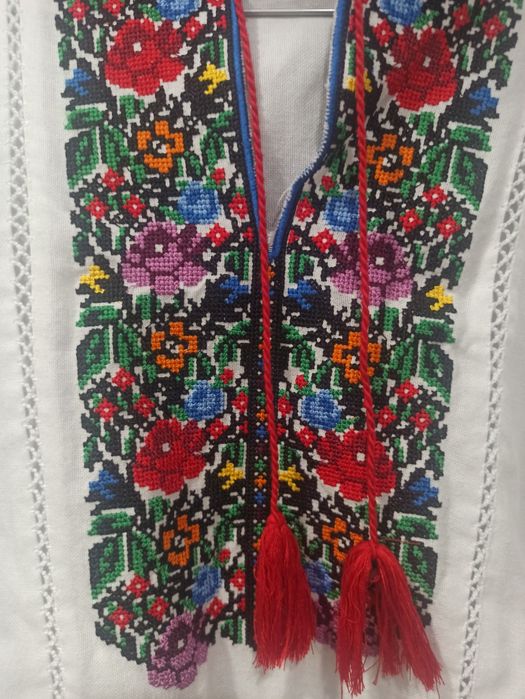 Вишита сорочка жіноча