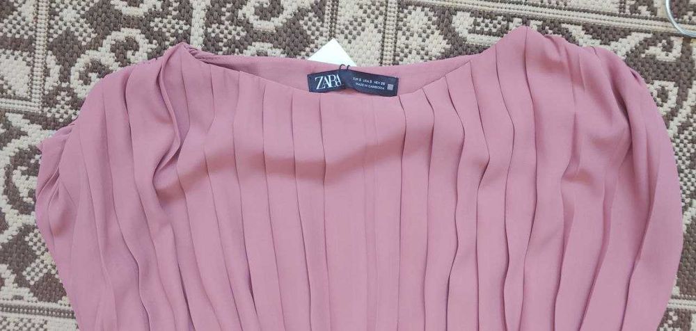 Zara сукня плаття міді з пліссируванням і поясом