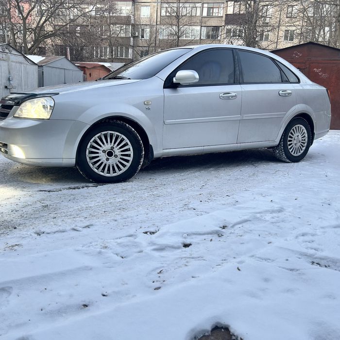 Продам шевроле Лачеті