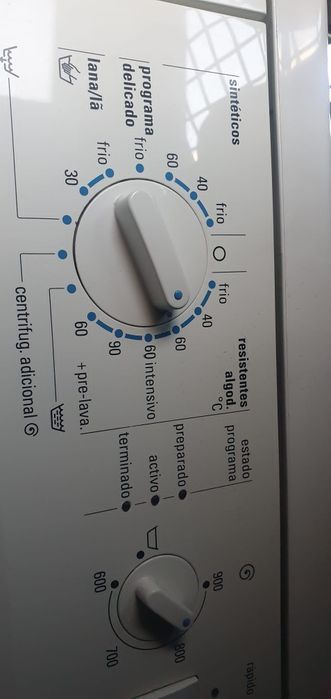 Máquina de lavar roupa Siemens a funcionar