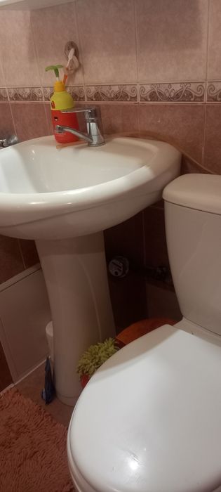 Продам 3к.кв.60м² 2/5 АО эл.мебель.2парковочных места.
