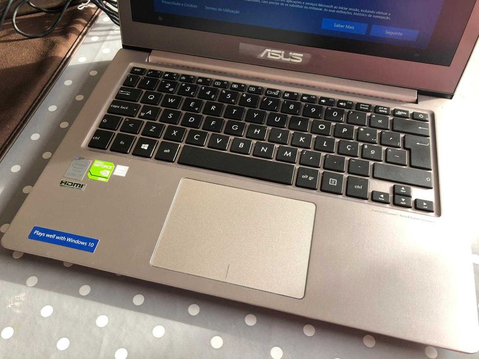 ASUS ZenBook UX303L