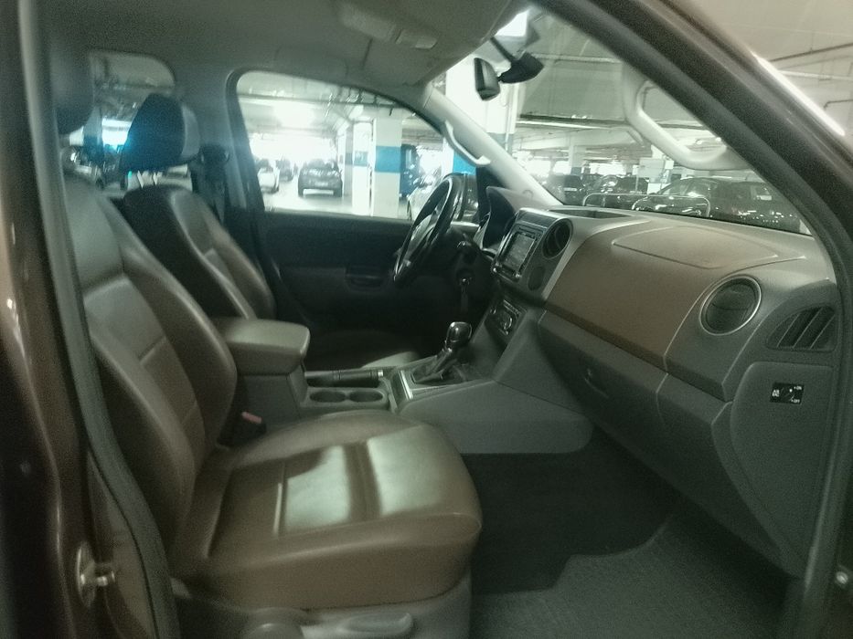 Volkswagen Amarok 180 CV cx aut. pele, câmara, etc
