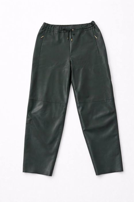 Стильні укорочені шкіряни штани із еко шкіри бренду Marccain у розмірі 4(m/l) темно зеленого насиченого кольру.