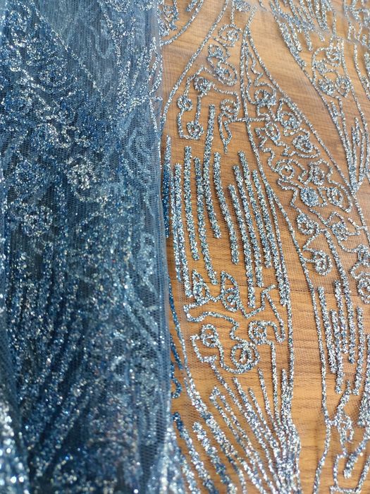 Materiał na suknię balową jasnoniebieski 3m brokat