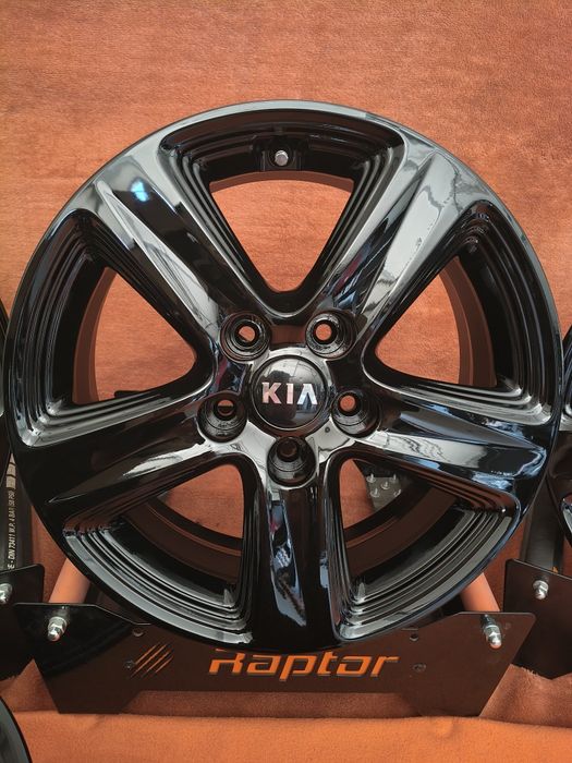 Felgi aluminiowe 16'5x114,3 Kia OE czarny połysk