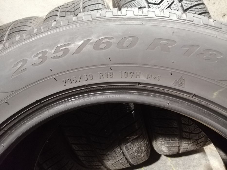 235/60R18 107H M+S Pirelli Scorpion Winter