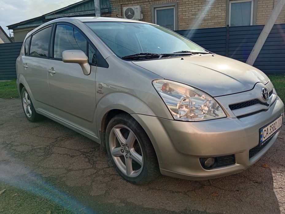 Продам Corolla Verso