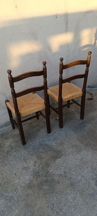 Cadeiras em Bom Estado