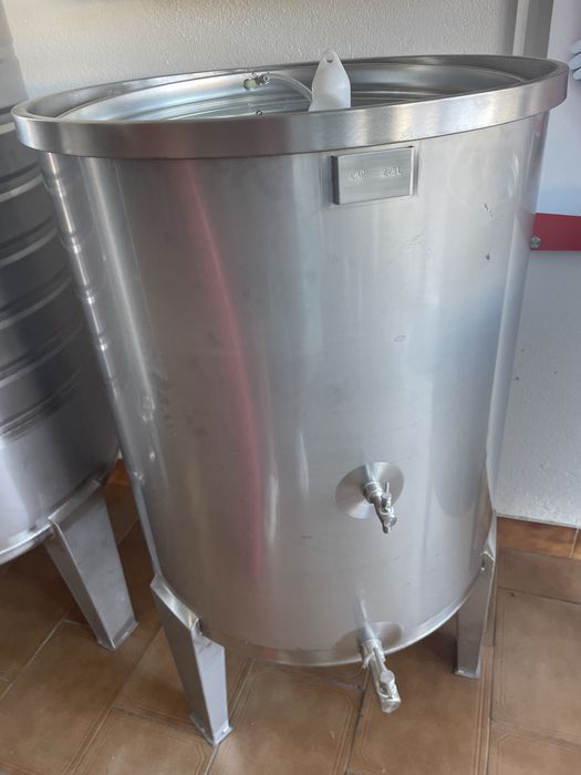 Deposito sempre cheio Inox novo 225LT novo