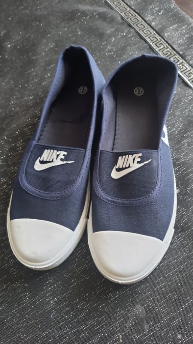 Trampki niebieskie firmy NIKE