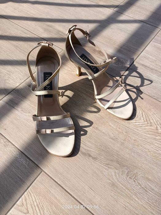 Buty Ryłko rozmiar 36