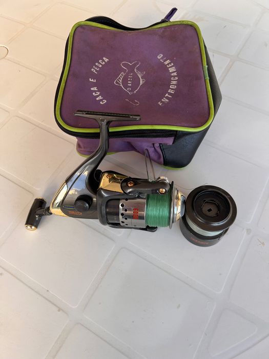 Carrete de pesca tomares 6000 com duas bobines e fio incluido
