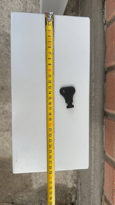 Корпус під 3-ф лічильник 12 модулів IP31 навісний металевий E.NEXT