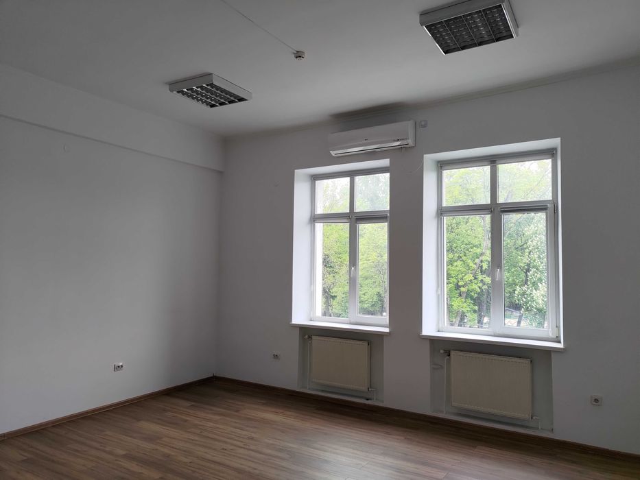 Оренда офісного приміщення в офісному центрі по вул.Г.Упа