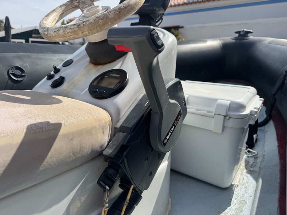 Barco RIB em Alumínio com Motor Yamaha 30HP (2023) + Atrelado