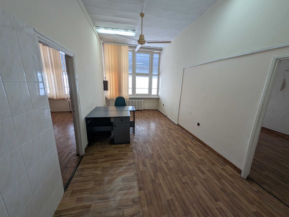 Pracownia artystyczna, biuro / Magazyn  - Mokotów, ul. Taśmowa 1