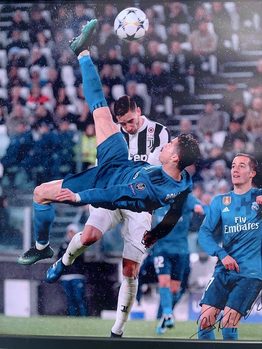 Quadro do iconico pontapé de bicicleta do CR7