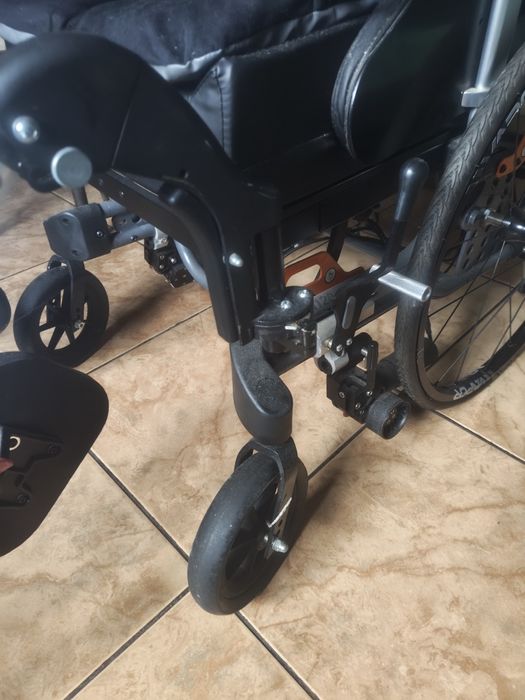 Cadeira de rodas - elétrica