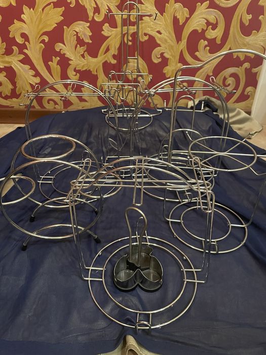 Металлические подставки под чашки. Посуда из глины