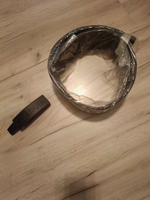 Pas do podnoszenia ciężarów z klamrą zatrzaskową