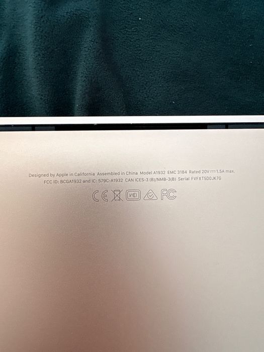 MacBook Air 13 (2019)=880