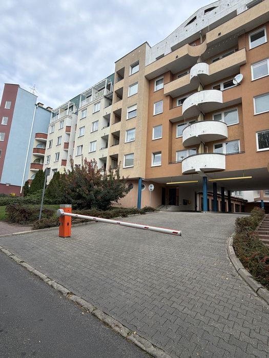 Wynajmę do wynajęcia Garaż z elektryczną bramą na pilota wilda na wildzie Dolina osobny wygodny wjazd - Widok 3