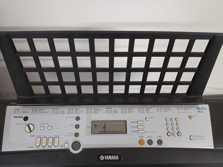 Órgão Yamaha YPT-200