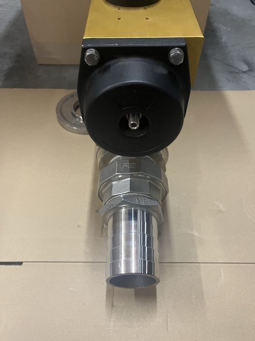 Zawór kulowy 4G 2-drogowy AISI 304 + siłownik pneumatyczny Sirca AP54