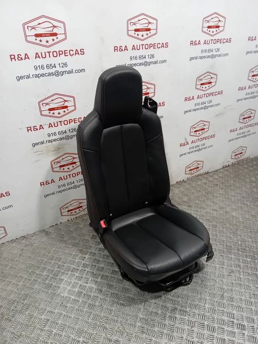 Conjunto de Bancos Mazda MX-5 NC em Pele Original