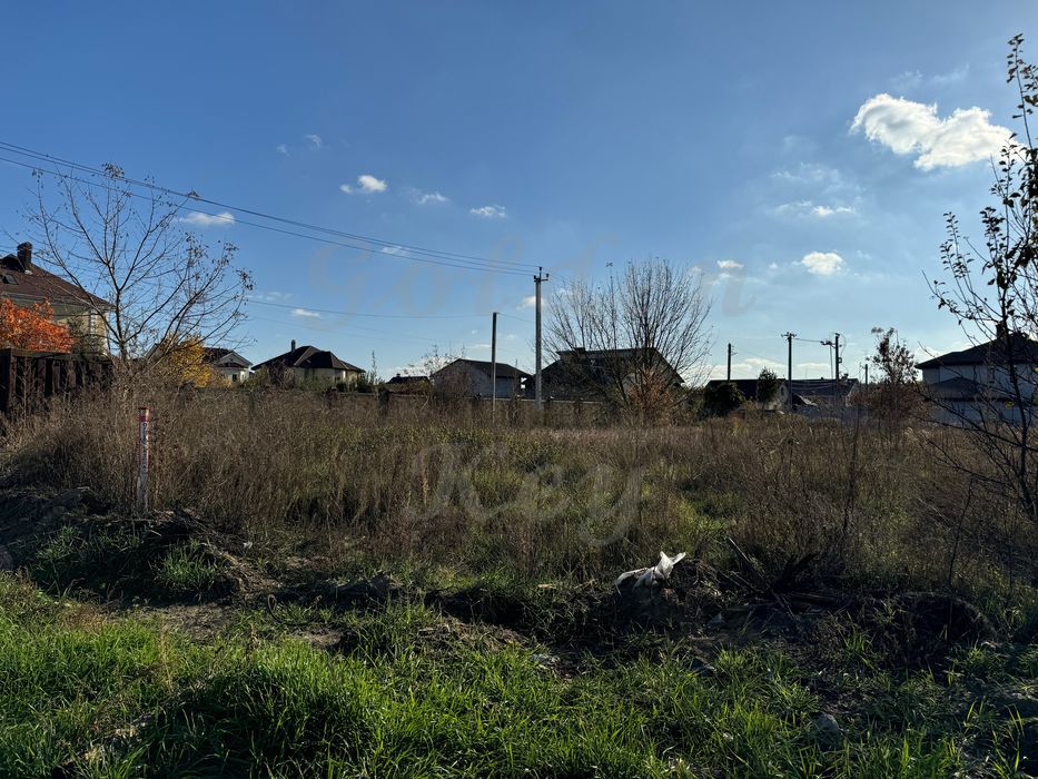 Продам найкращу земельну ділянку,біля ЛІСУ, розміри30*40,кутова, 8км