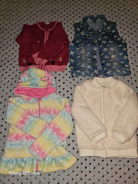 Желети та кофтинки для дівчинки